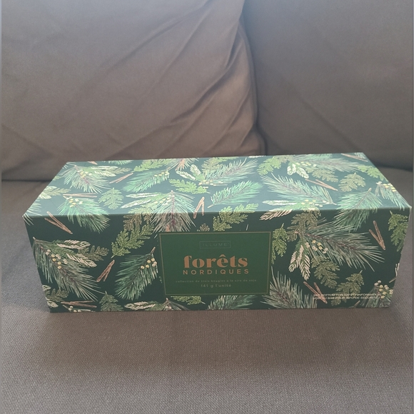 Illume Northern Woods Candle Gift Box, Set of 3 🕯 - Picture 2 of 4